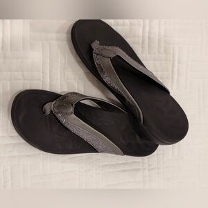 MEGNYA Black and Silver Sandals